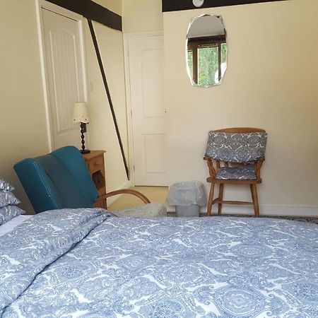 Follets B&B Pewsey Экстерьер фото